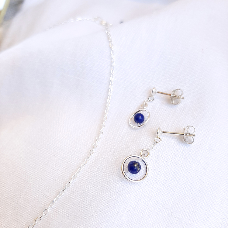 bijoux-pierres-boucle-oreille-cadeaux-femme-lapis-lazuli-bleu-foncee-argent-lithoterapie-lithosophie-1